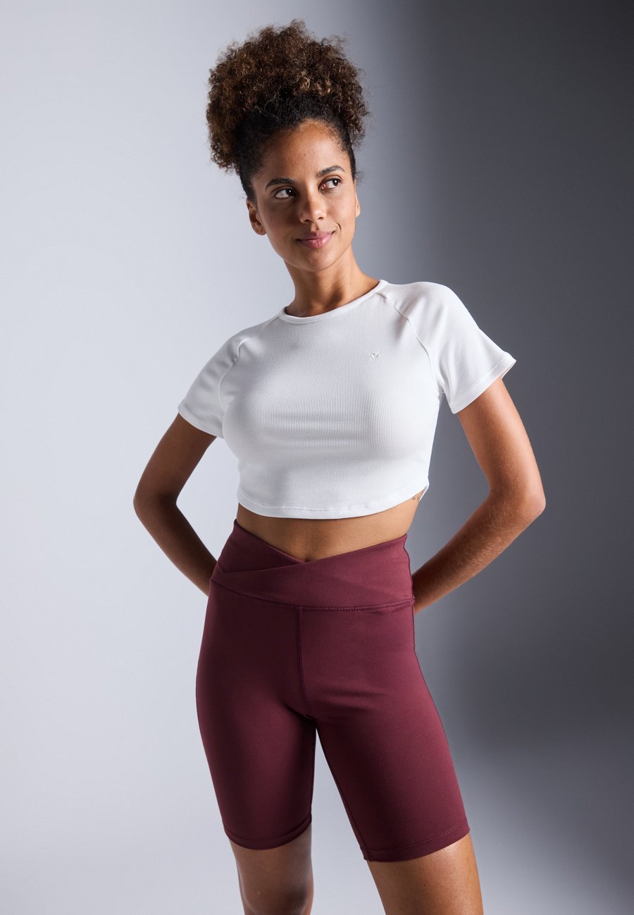 

Спортивная футболка Even&Odd active ESSENTIAL CROPPED FINE RIB T SHIRT, Off-White