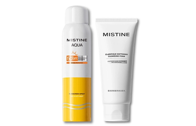 Набор косметики Mistine: очищающая пенка Clarifique Softening + солнцезащитный спрей Aqua Sunscreen SPF 50, 100 мл*2 — фото 2