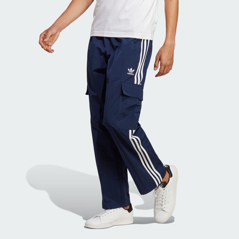 

Брюки Adidas Adicolor Classics Three Stripes Cargo Pants, цвет Night Indigo