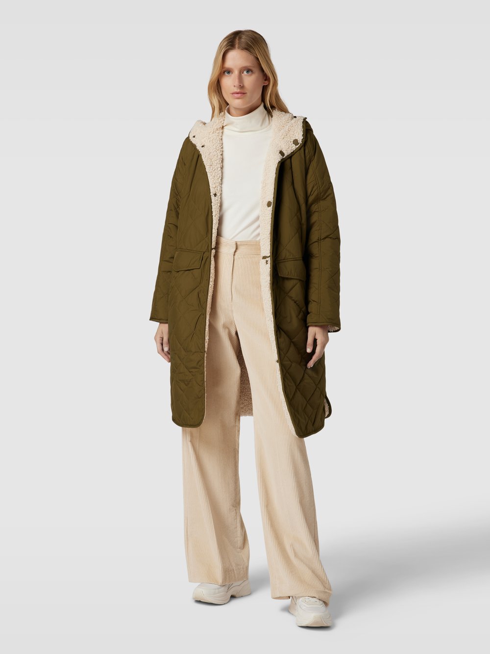 

Стеганое пальто с карманами Esprit, хаки
