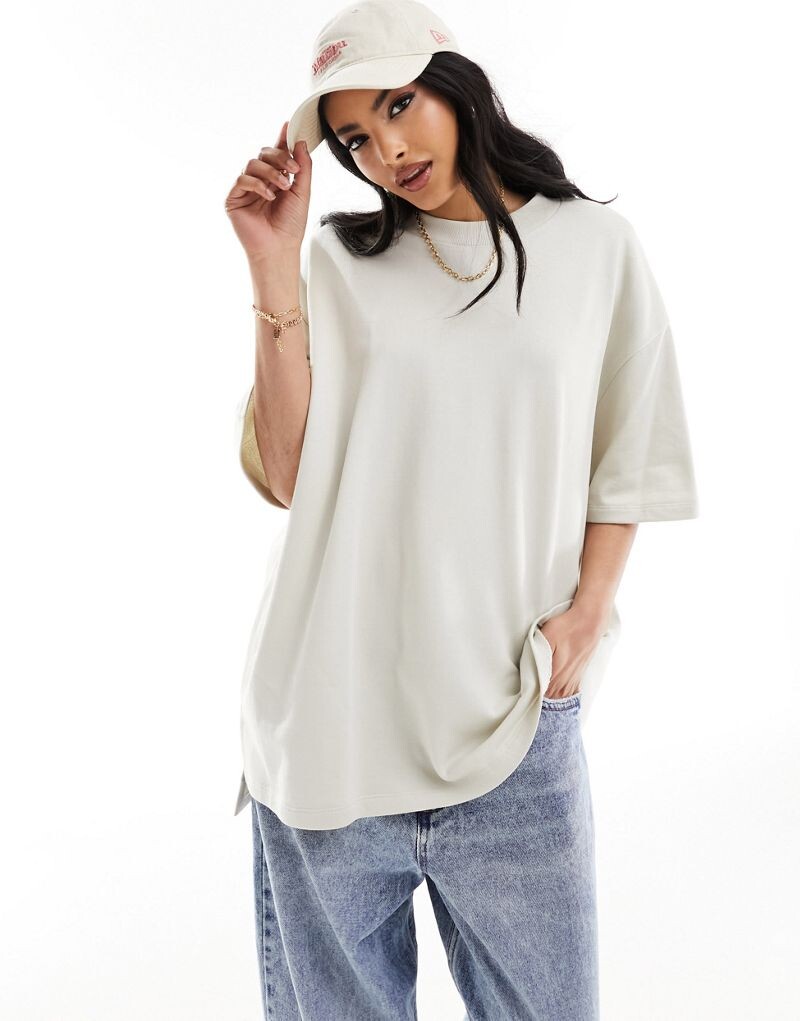 

Цветная футболка оверсайз с загнутой спиной ASOS DESIGN