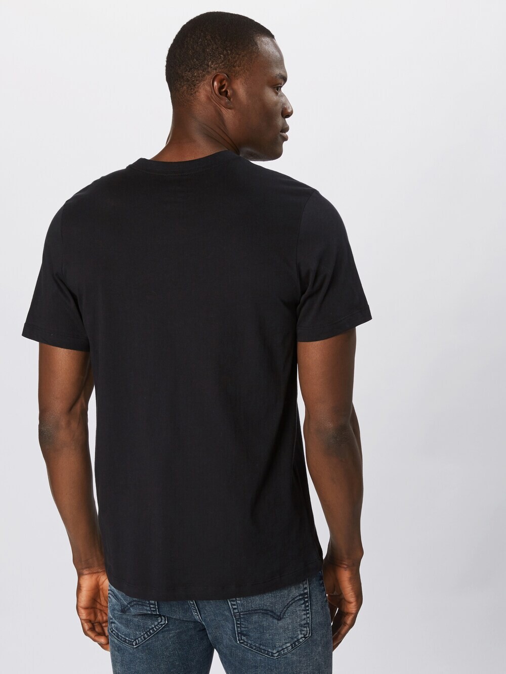 Футболка стандартного кроя Nike Sportswear Club, черный — фото 4