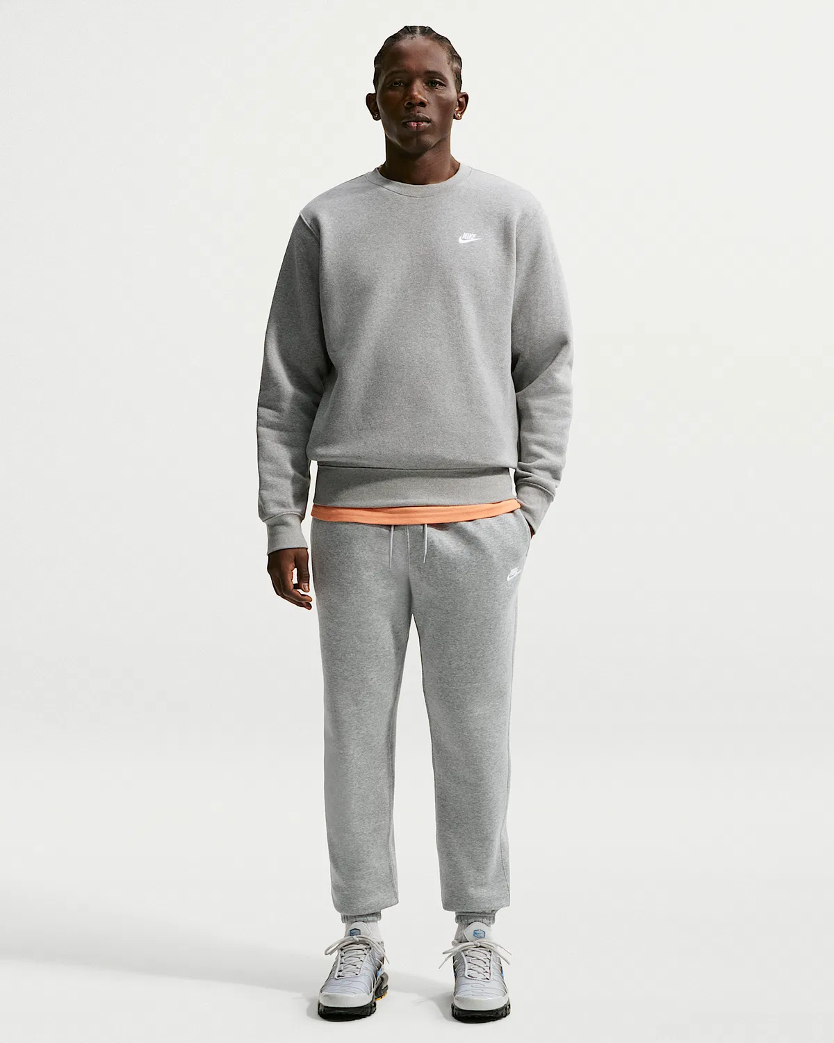 Мужские спортивные штаны Nike Club на флисе с манжетами, Dark Grey Heather/Light Smoke Grey/White