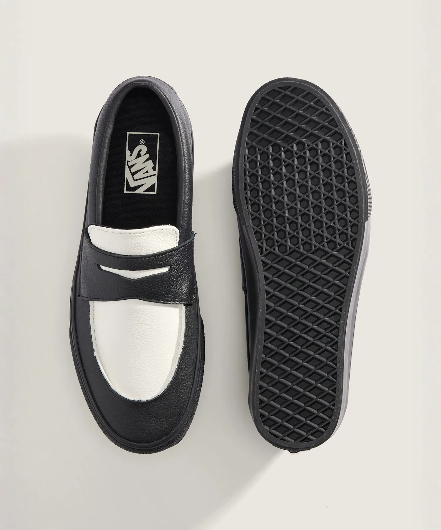 Унисекс кожаные лоферы VANS Loafer 53 чёрно-белые — фото 3