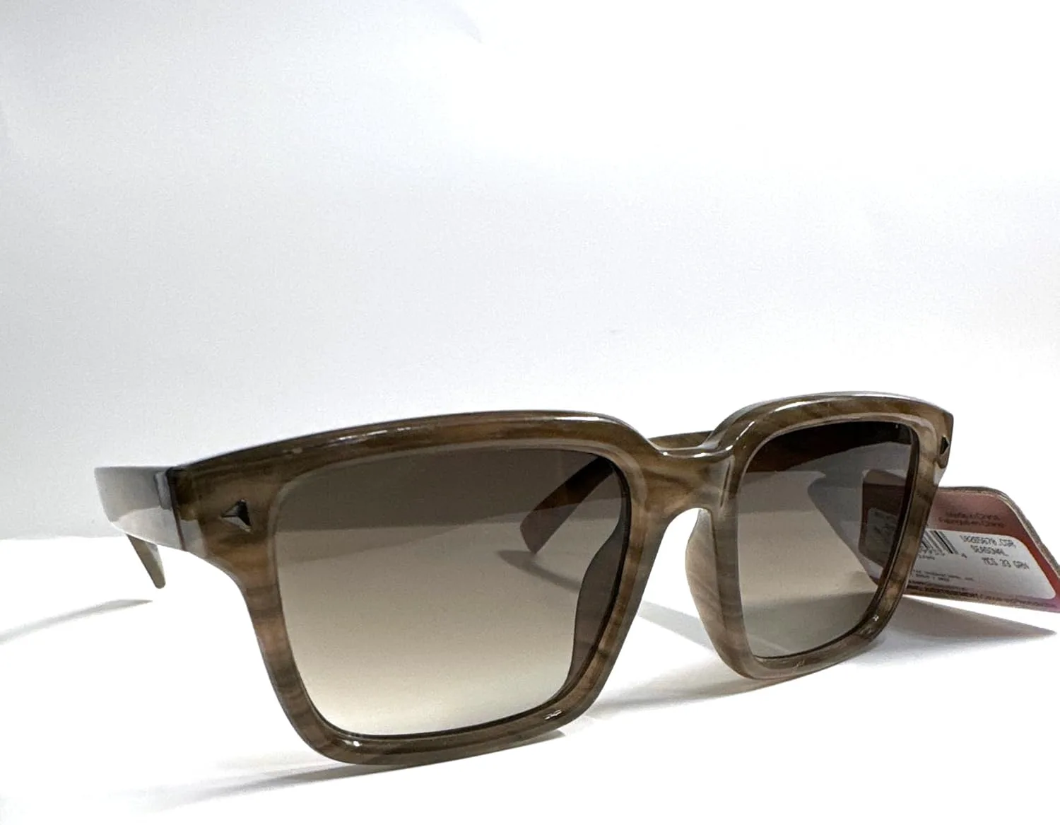 

Солнцезащитные очки Foster Grant, созданные специально для вас (ваша уникальная посадка): низкая переносица. Коричневые роговые оправы, квадратная форма. MCS33, Brown