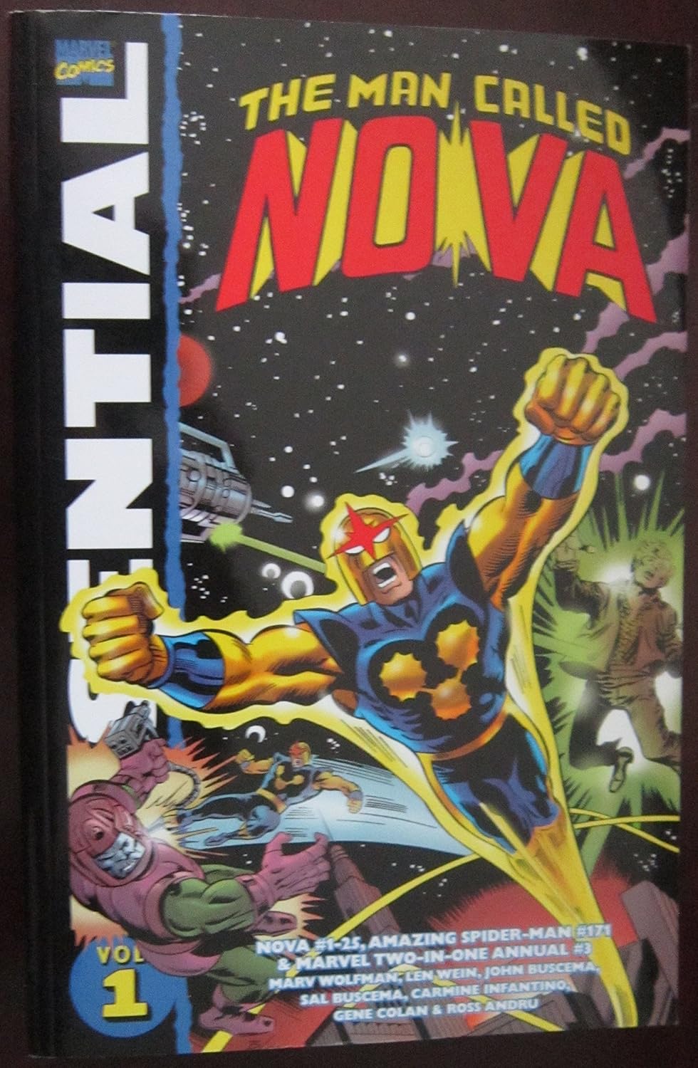 

Essential Nova, Vol. 1 (Marvel Essentials) (Marvel Enterprises)