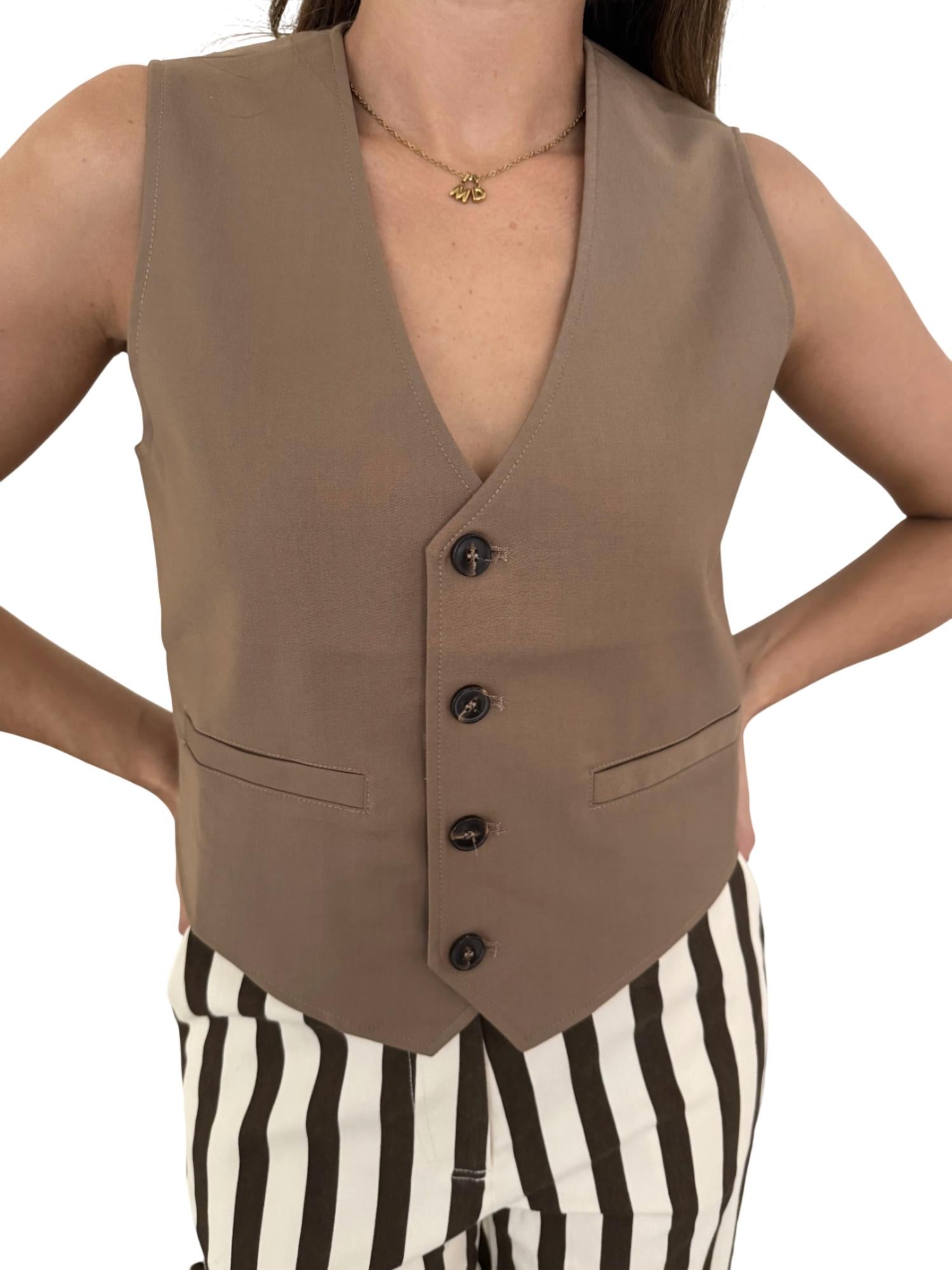 

Аликс Жилет с пуговицами в цвете хаки FRNCH