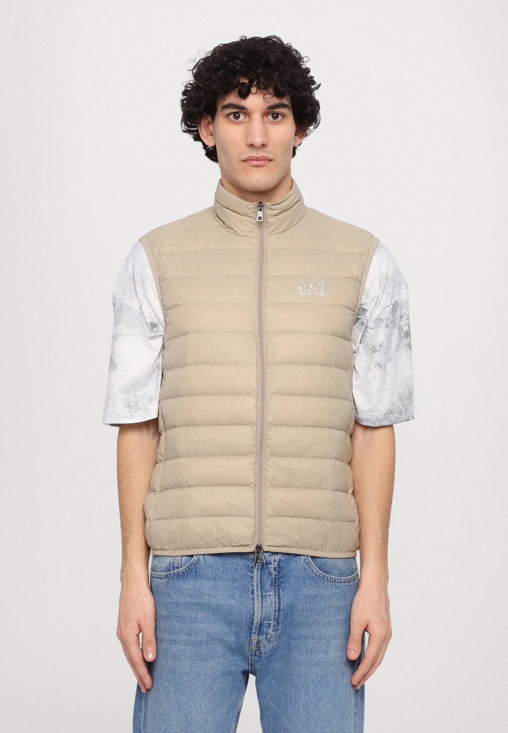 

Жилет EA7 Emporio Armani, серо-коричневый