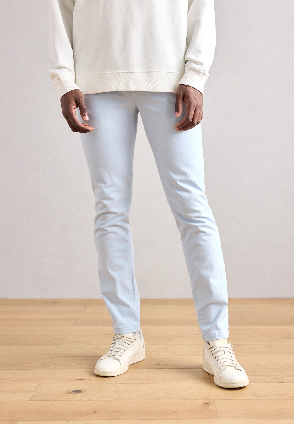 

Чиносы SEASONAL CORE MOTT Scotch & Soda, светло-голубой