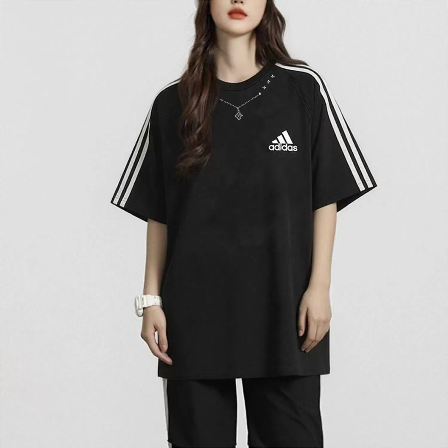Футболка Adidas с круглым вырезом черная — фото 4