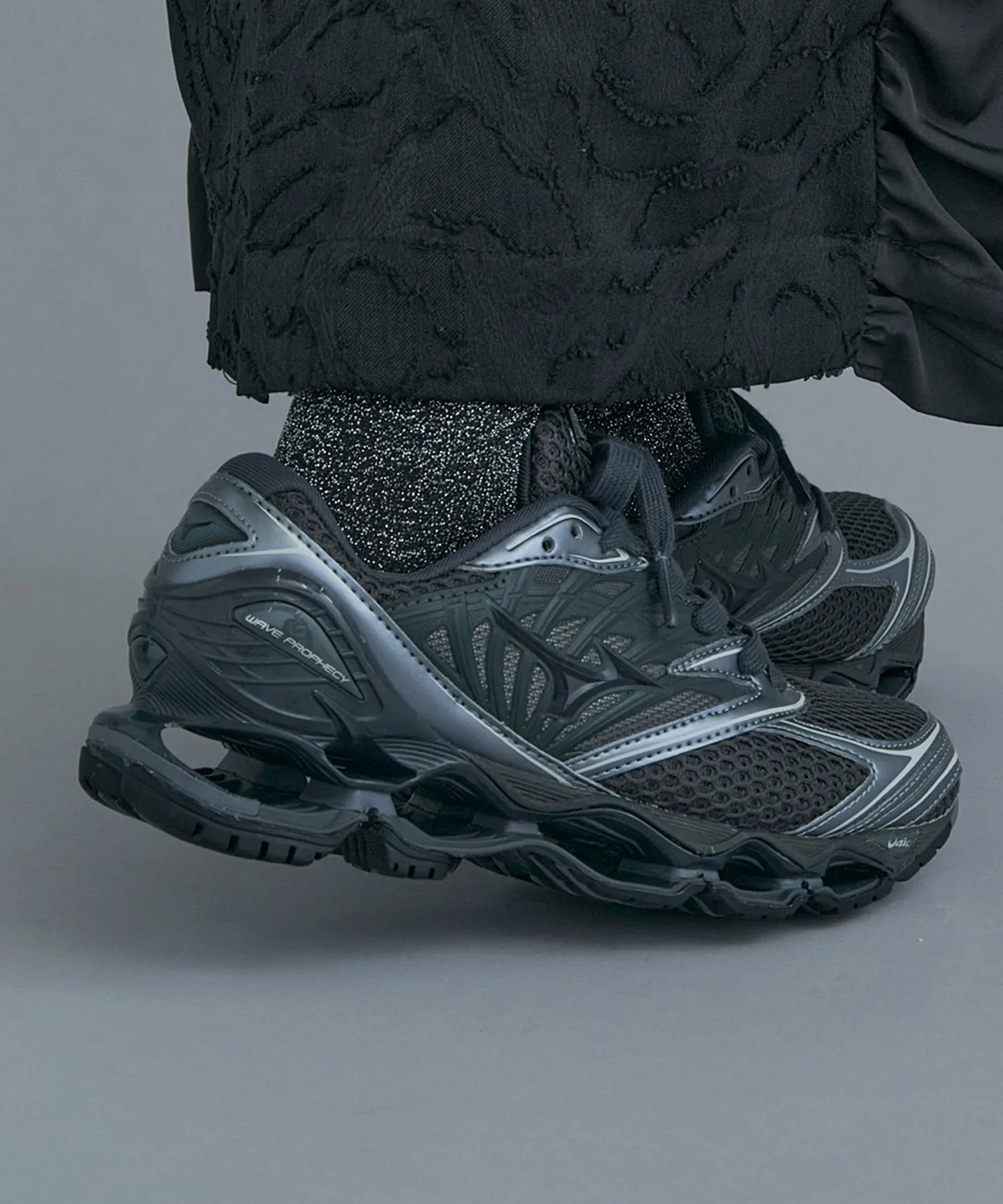Унисекс кроссовки Wave Prophecy LS MIZUNO серые — фото 2