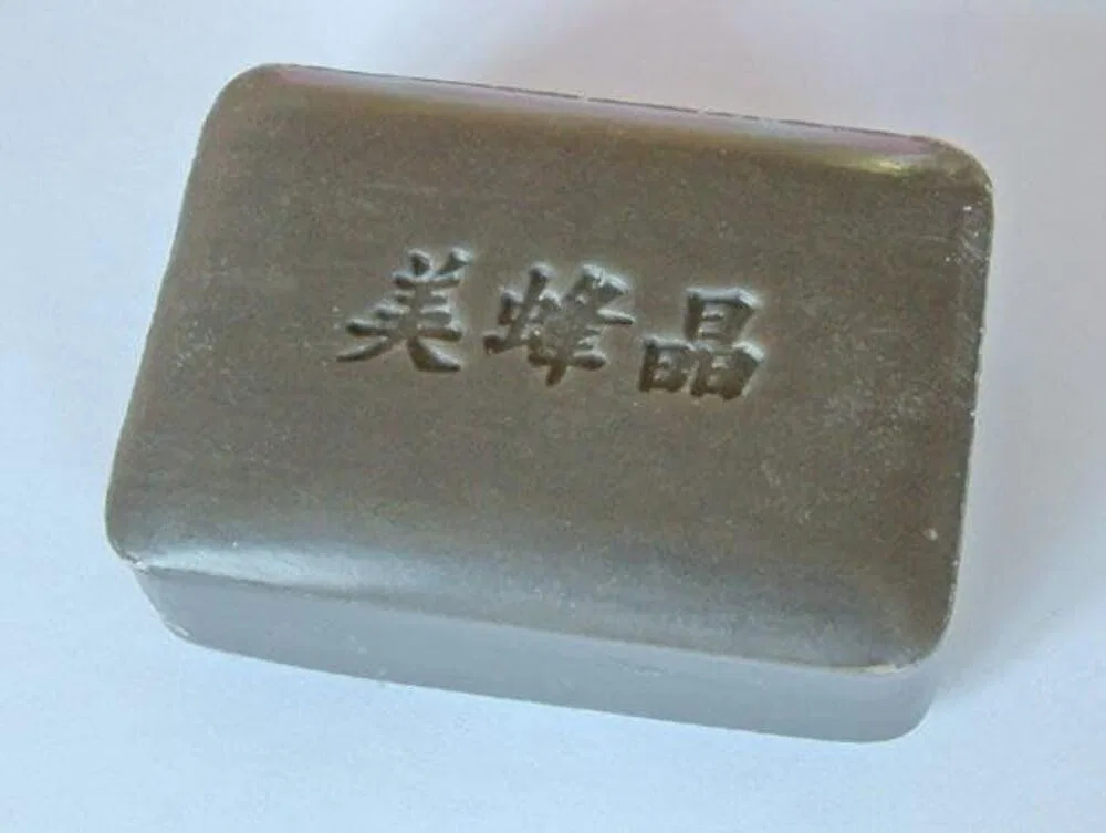 Набор для ухода за кожей Прополисовое мыло Suzuki Apiary Bee Crystal 4 x 100 г — фото 2