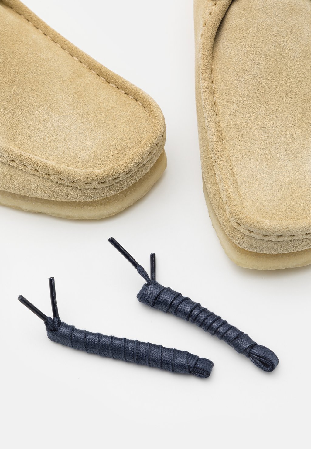 Повседневные туфли на шнуровке WALLABEE Clarks Originals, бежевый — фото 2