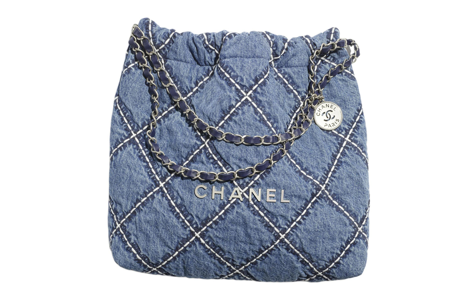 

CHANEL Сумка через плечо джинсовая с металлической пряжкой