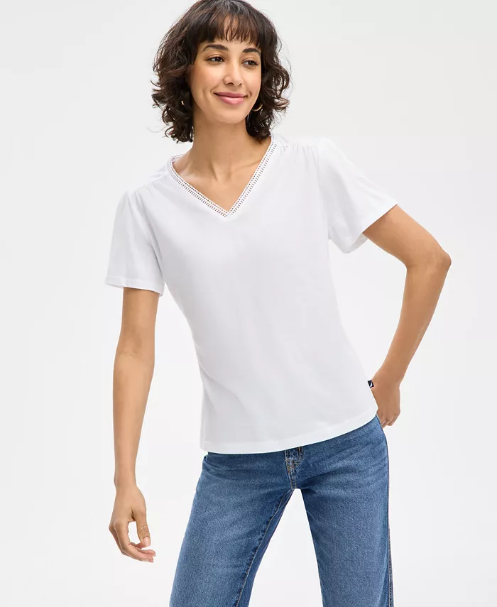

Женская футболка с V-образным вырезом и кружевной отделкой Nautica Jeans, белый