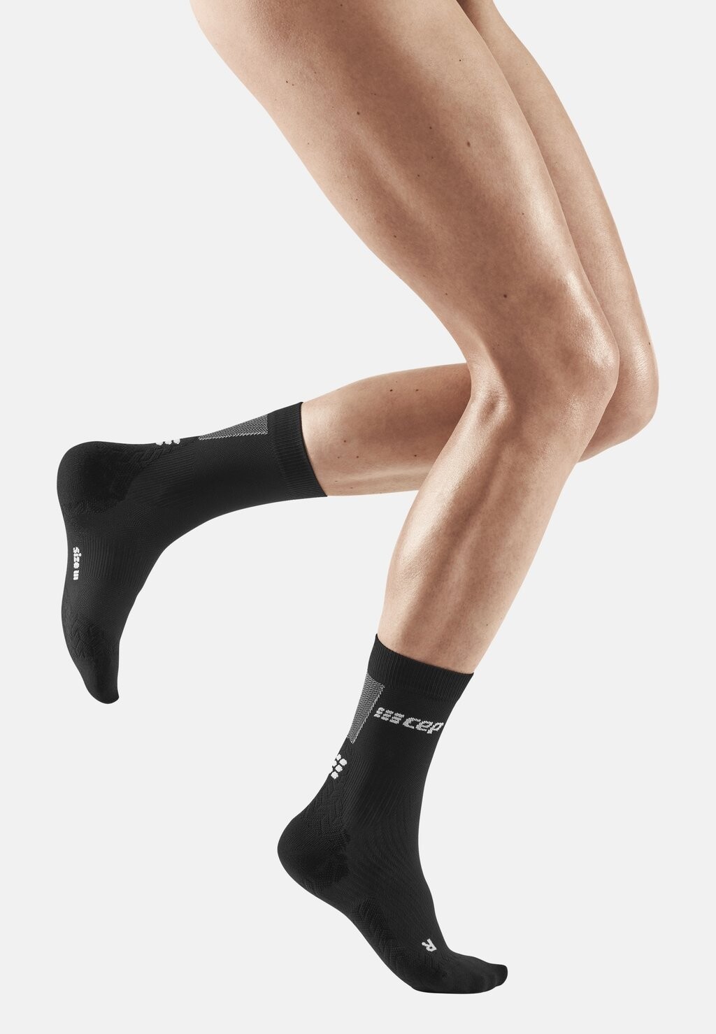 

Спортивные носки ULTRALIGHT COMPRESSION SOCKS MID CUT WOMEN MADE IN GERMANY CEP, черный