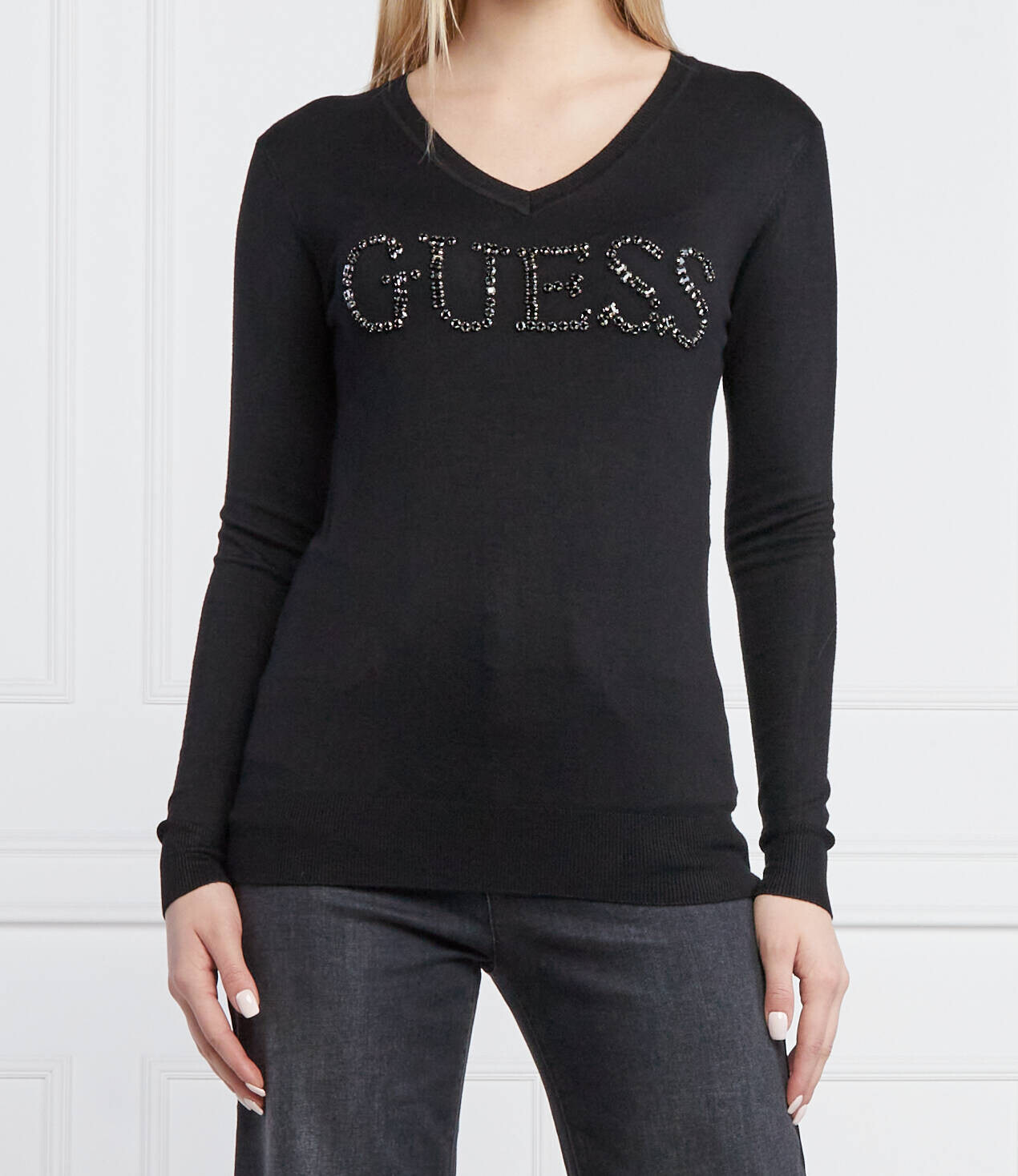 

Свитер GUESS regular fit, черный