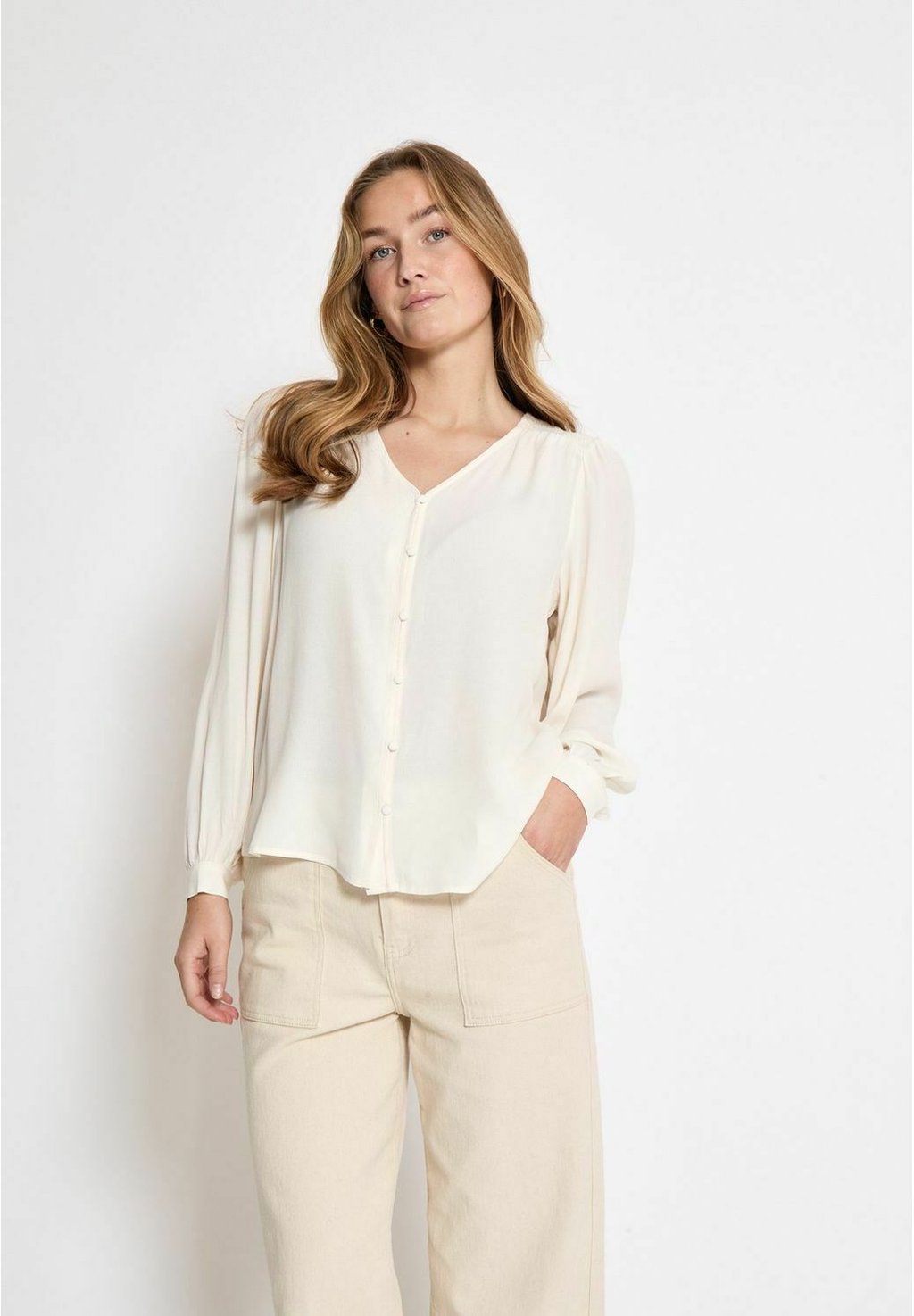 

Блуза LILIANA V-NECK Minus, бежевый