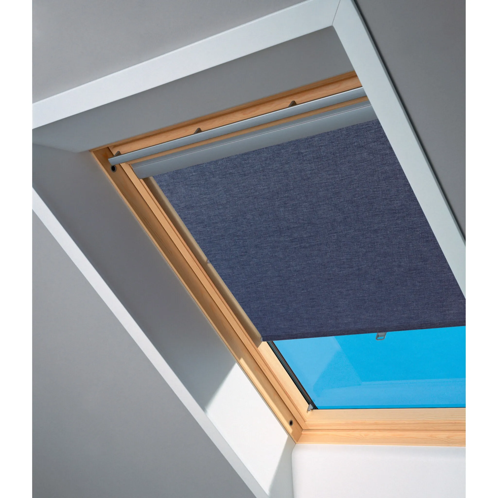 

Рулонные шторы VELUX для мансардного окна «с фиксаторами RHL 200 9050», светозащита, защита конфиденциальности, без сверления, свободно висит, регулировка освещенности и конфиденциальность, темно-синий