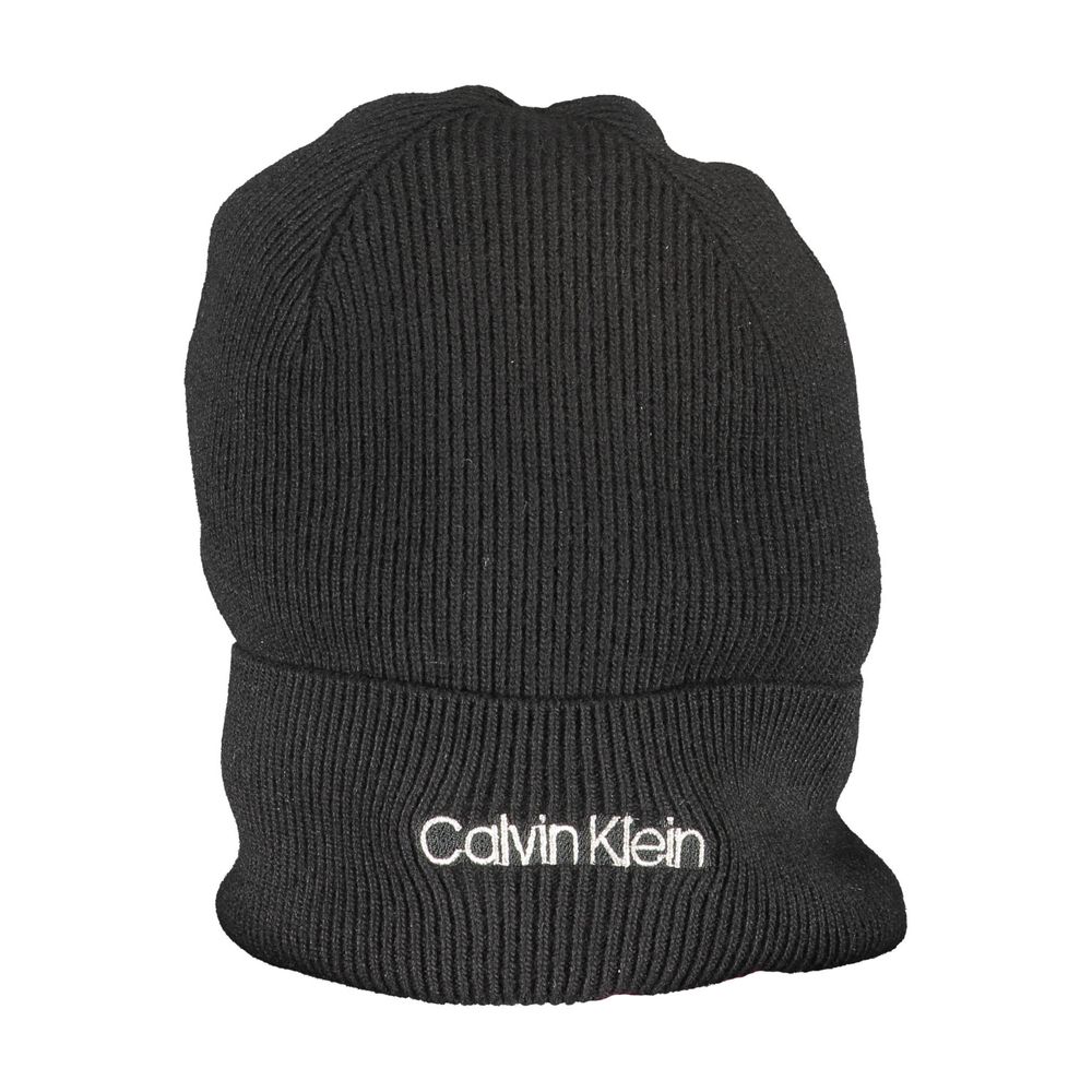 

Черная шерстяная шапка Calvin Klein