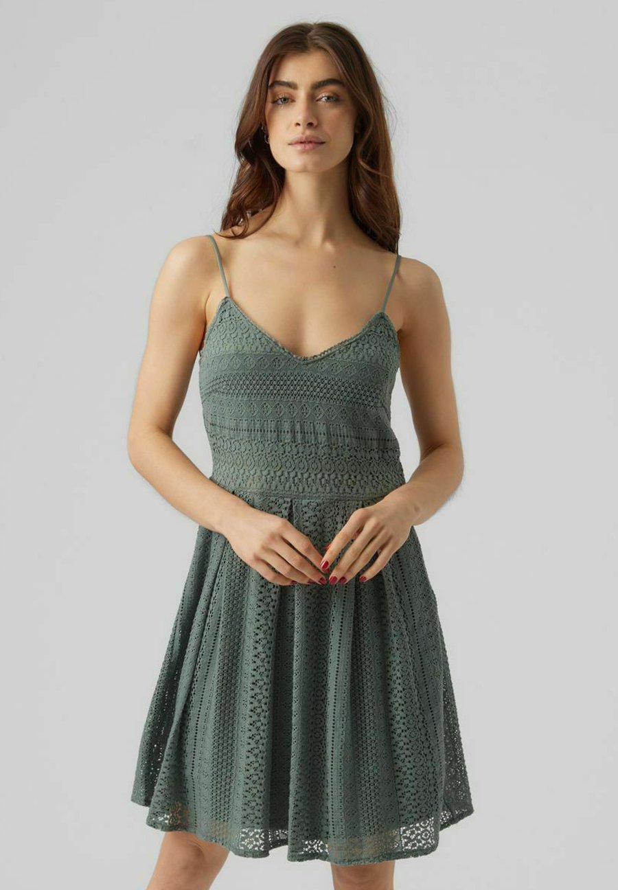 

Повседневное платье ÄRMELLOSES Vero Moda, цвет Laurel Wreath