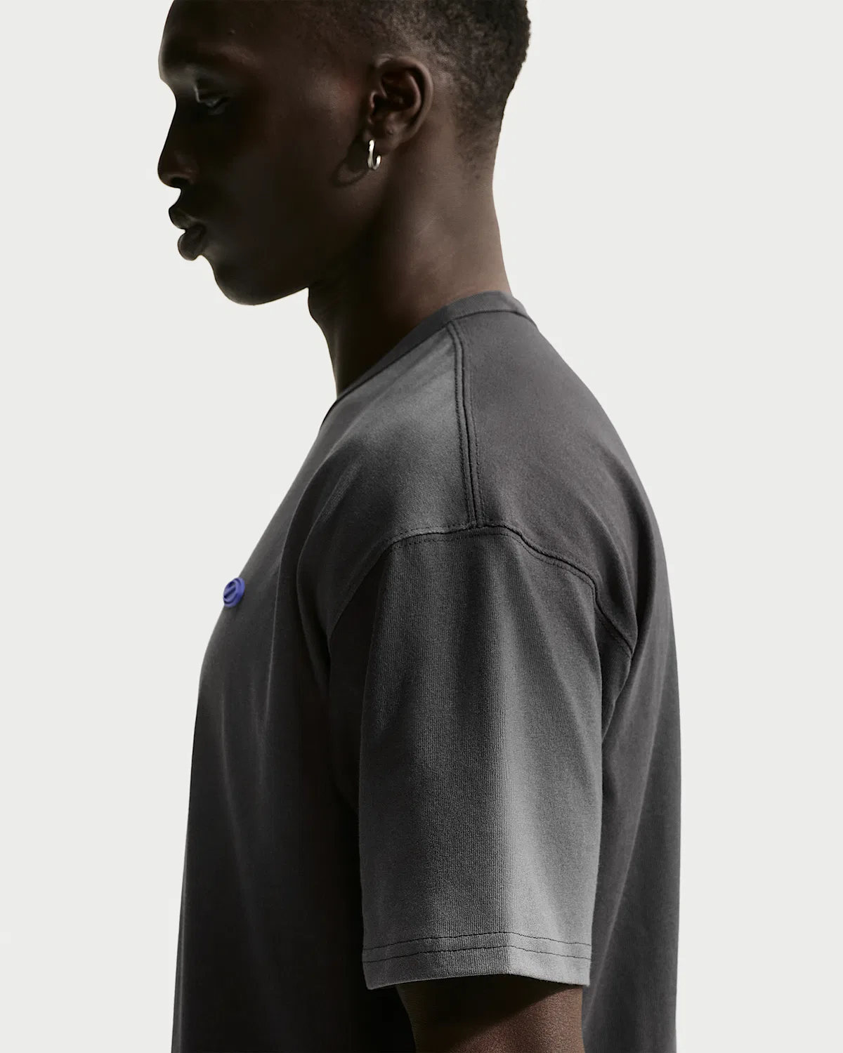 Футболка Nike Sportswear Premium Essentials, Anthracite — фото 2