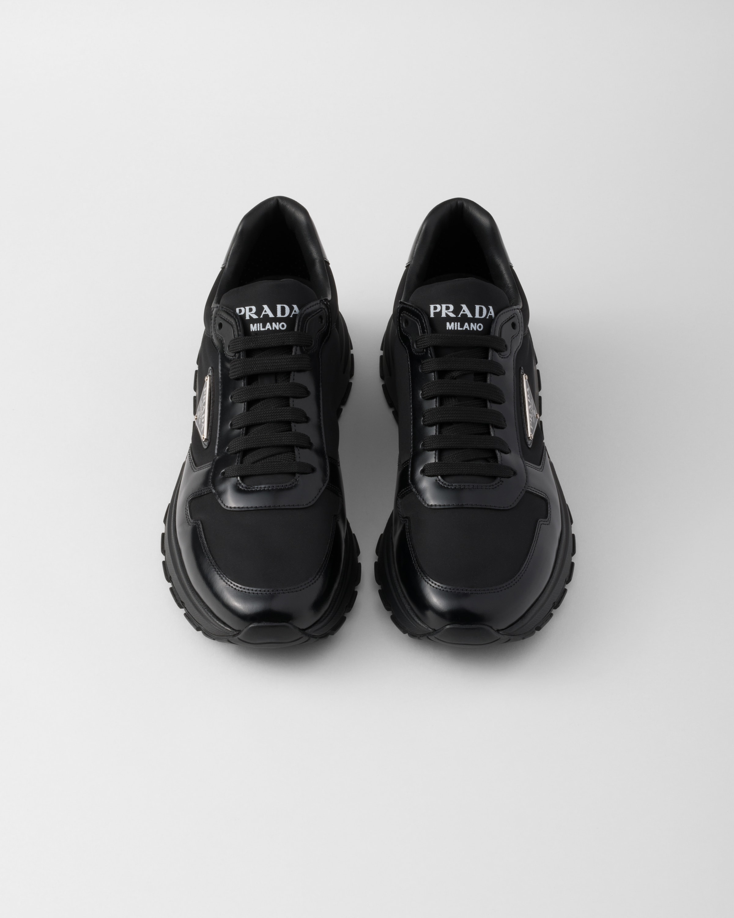 Кроссовки Prax 01 из Re-Nylon и полированной кожи Prada, черный — фото 4