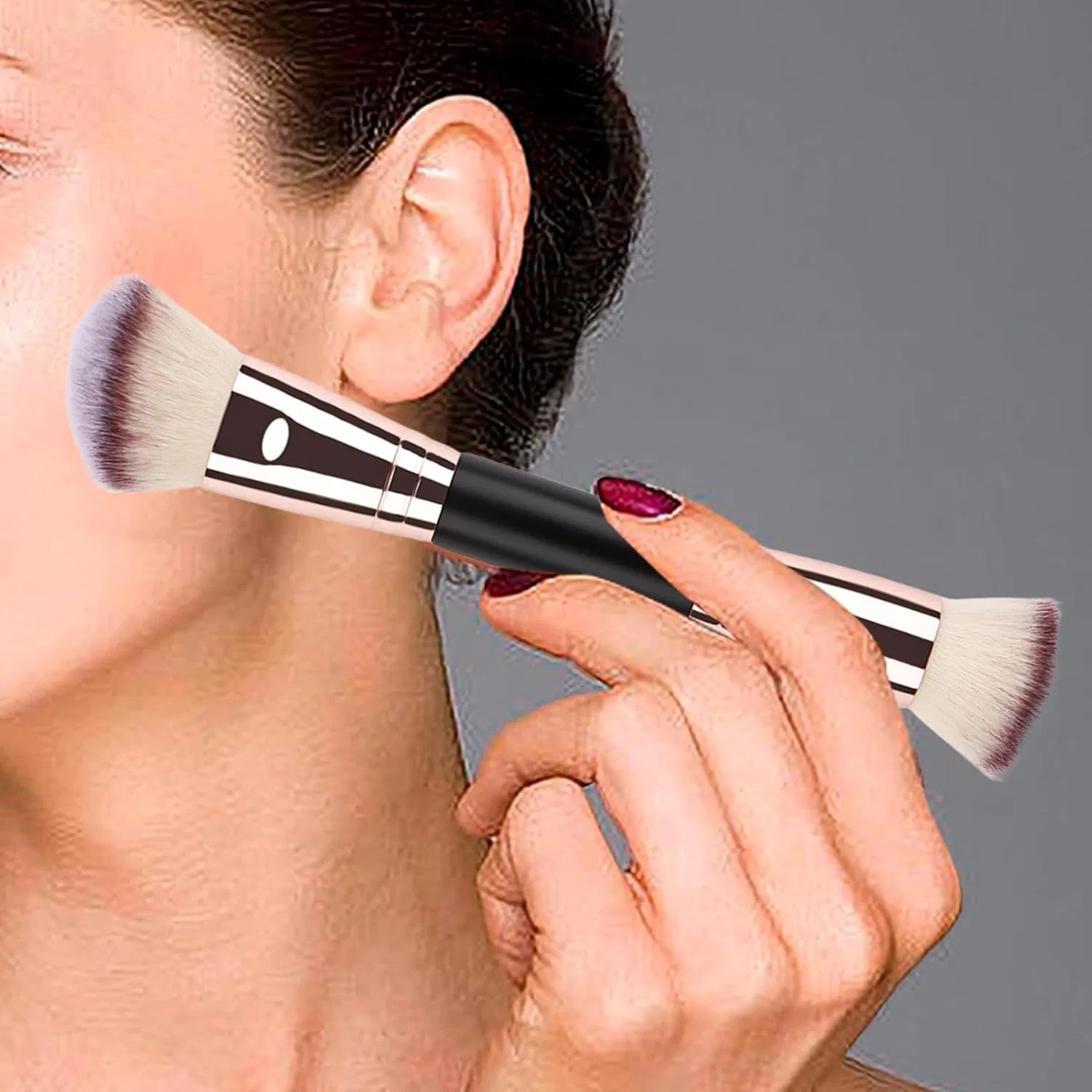 Кисть для макияжа Foundation Brushes, двойная, черно-золотая — фото 3