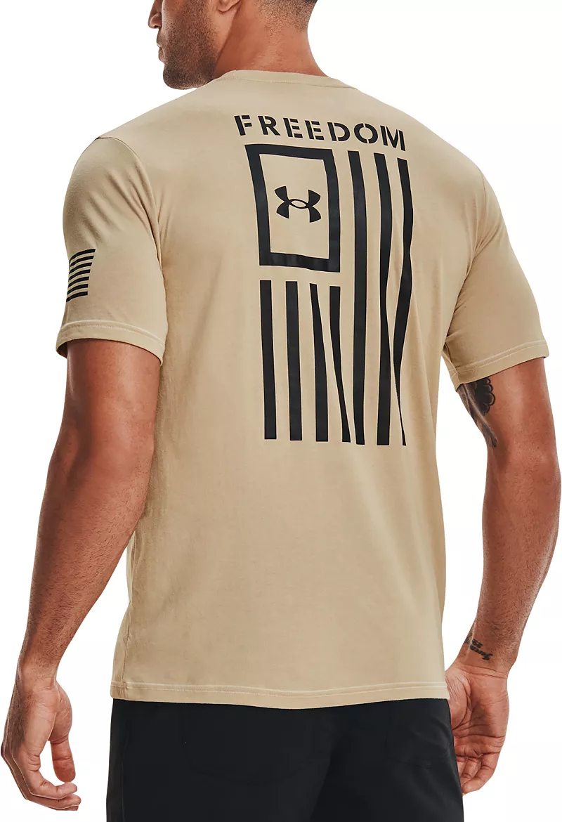 

Мужская футболка с изображением флага свободы Under Armour New, цвет Desert Sand/Black