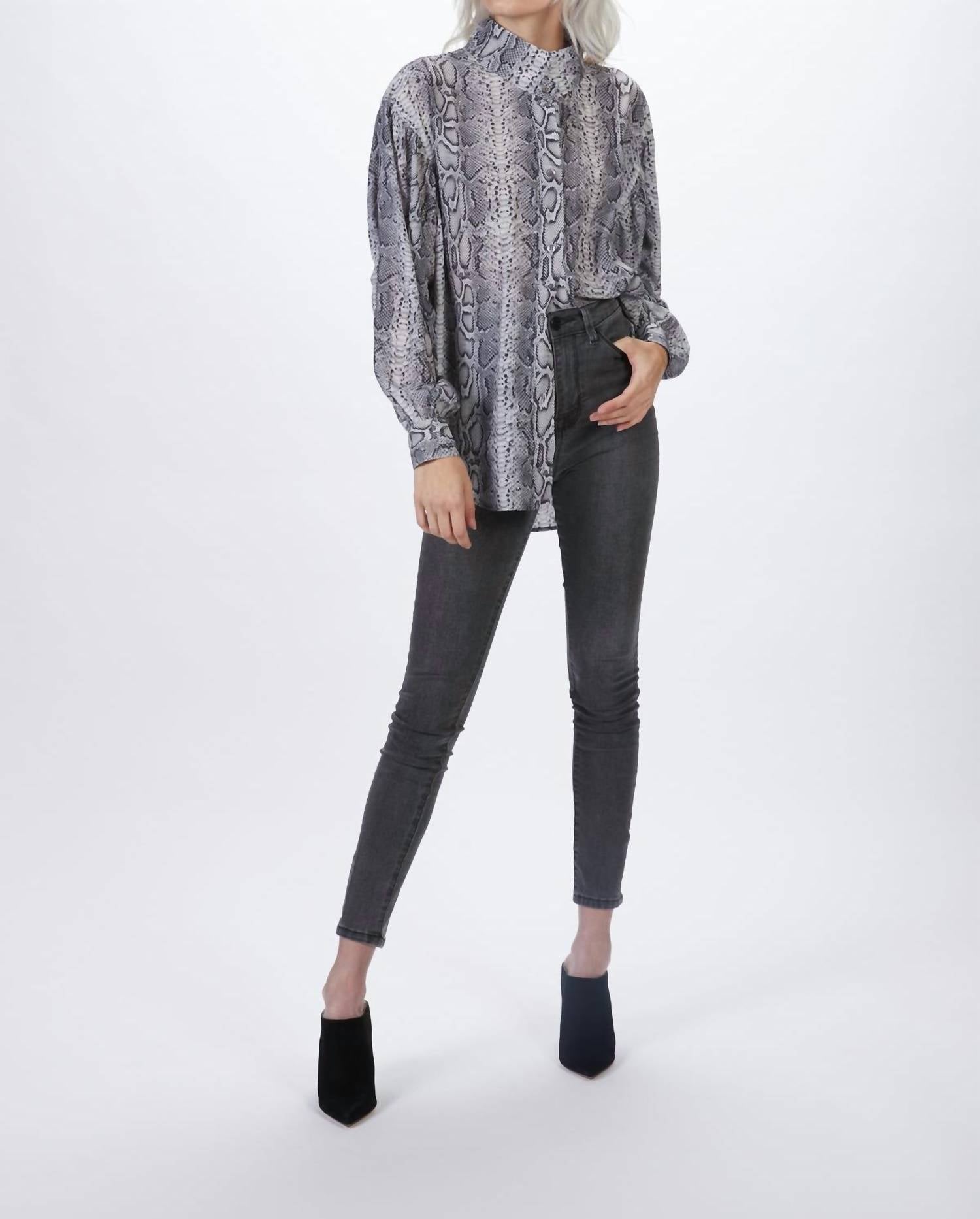 

Блуза поэта в сером цвете змеи Smythe, цвет grey snake