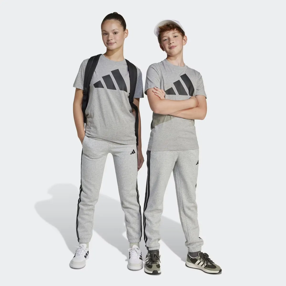 

Adidas Essentials Детские брюки, серый