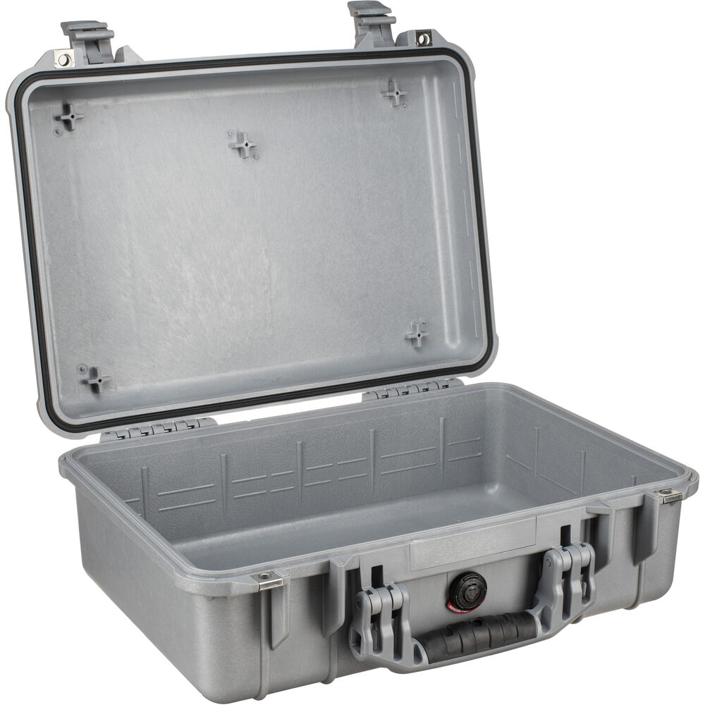 

Чехол Pelican 1500NF без пены (серебристый)