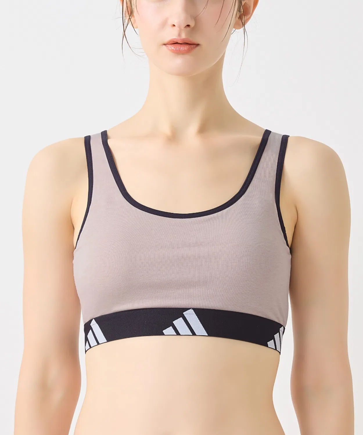 Спортсменка Adidas Basic серия хлопковая с вставками из полиэстера, бежевая