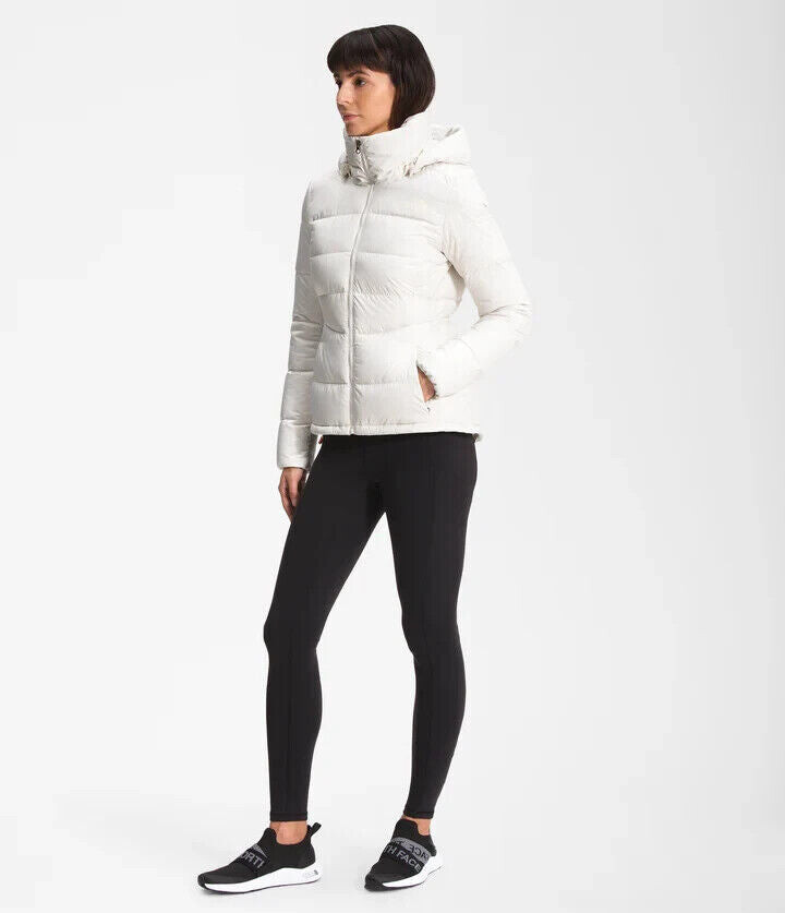 

Женская куртка The North Face Metropolis NF0A5GDUN3N Gardenia белого цвета с логотипом CLO497, белый