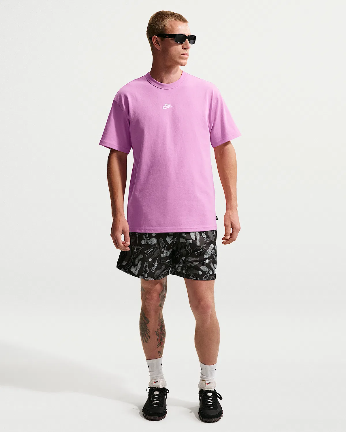 Мужская футболка Nike Sportswear Premium Essentials, Light Magenta — фото 4
