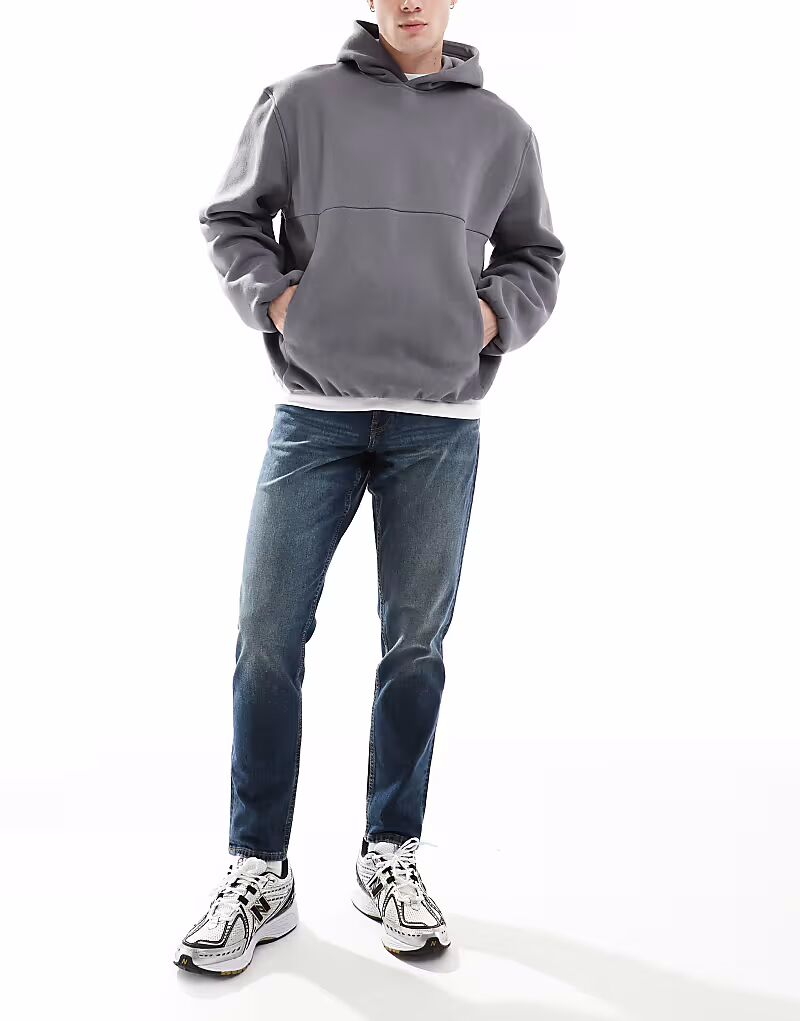 

Джинсы ASOS DESIGN stretch tapered in mid wash blue