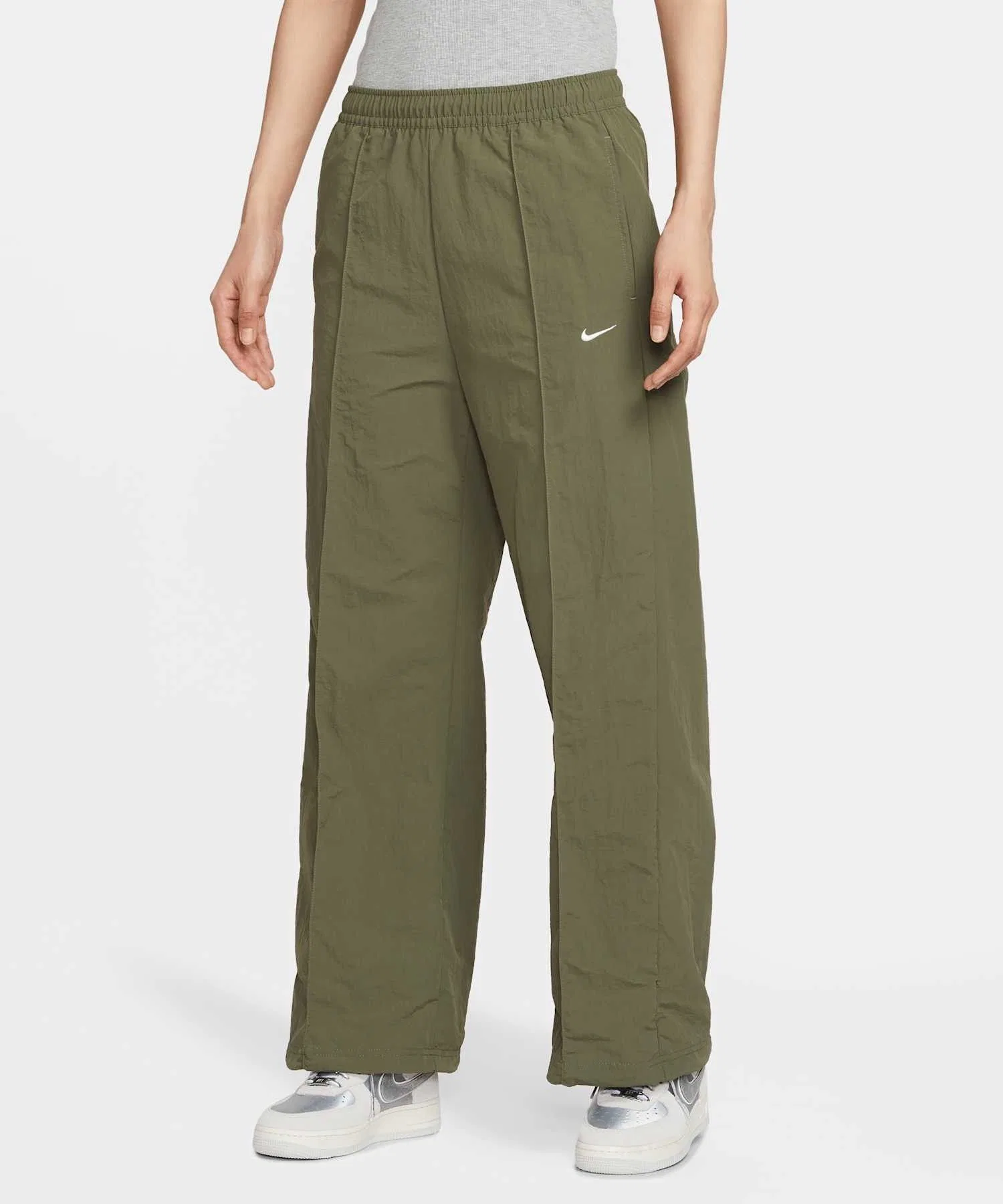 Женские брюки Nike Sportswear Everything из нейлона, оливковые
