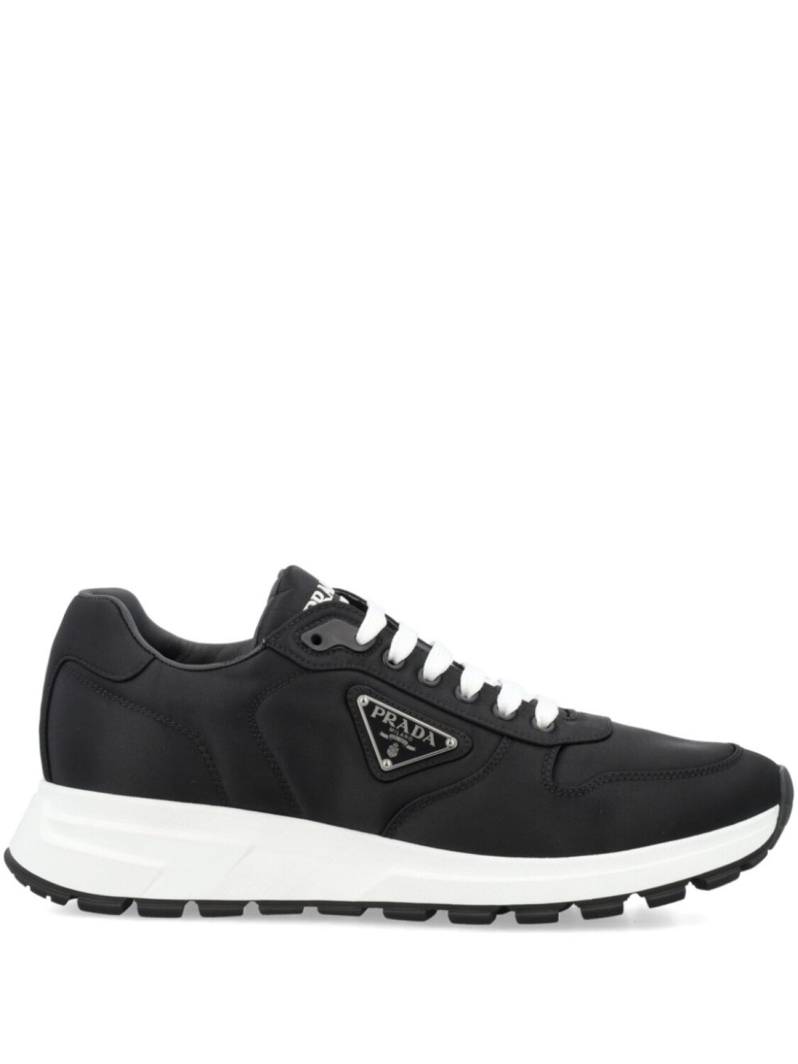 

Кроссовки Prax 01 на шнуровке Prada, черный
