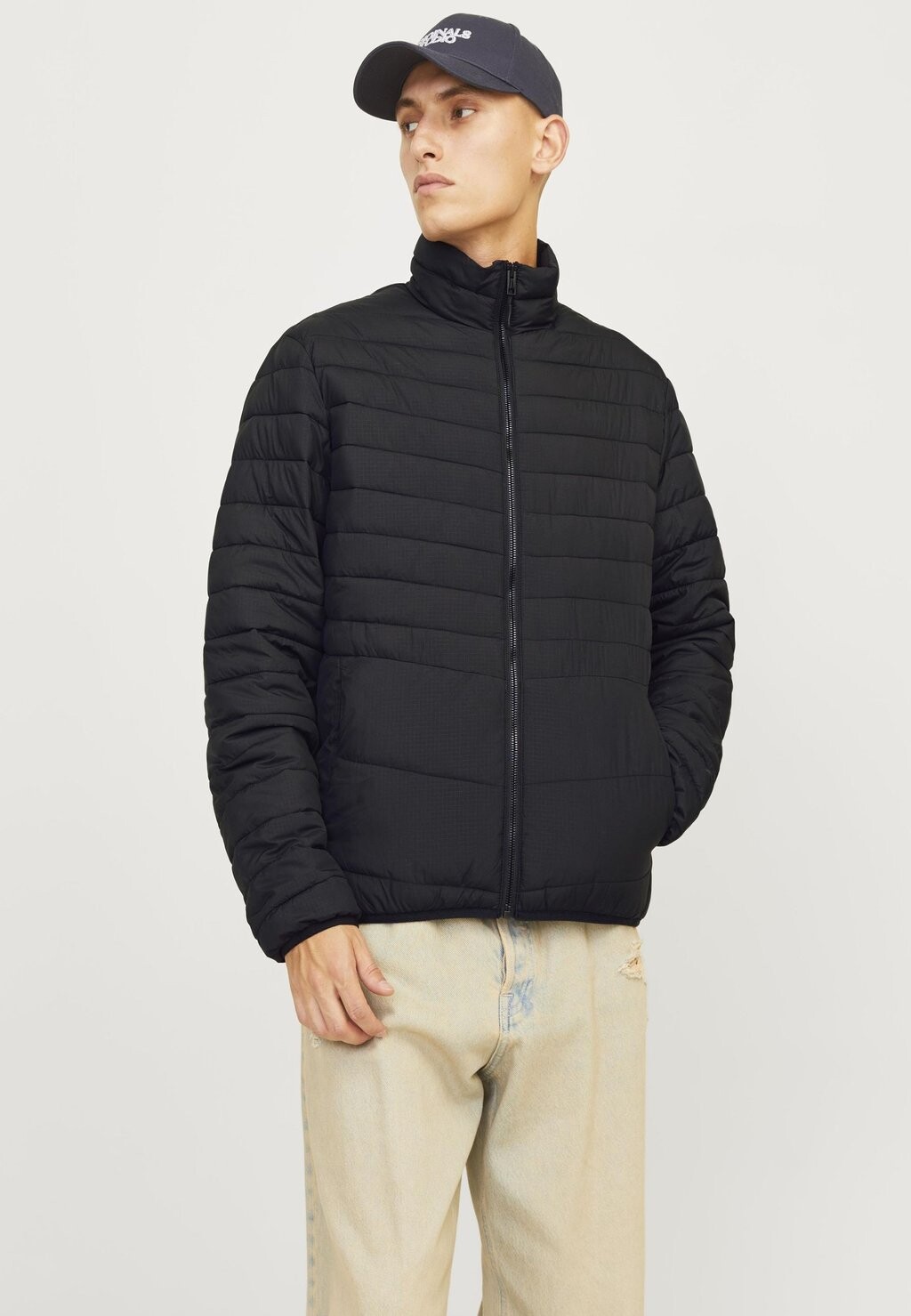 

Зимняя куртка JJESTATE PACKABLE PUFFER COLLAR NOOS Jack & Jones, черный