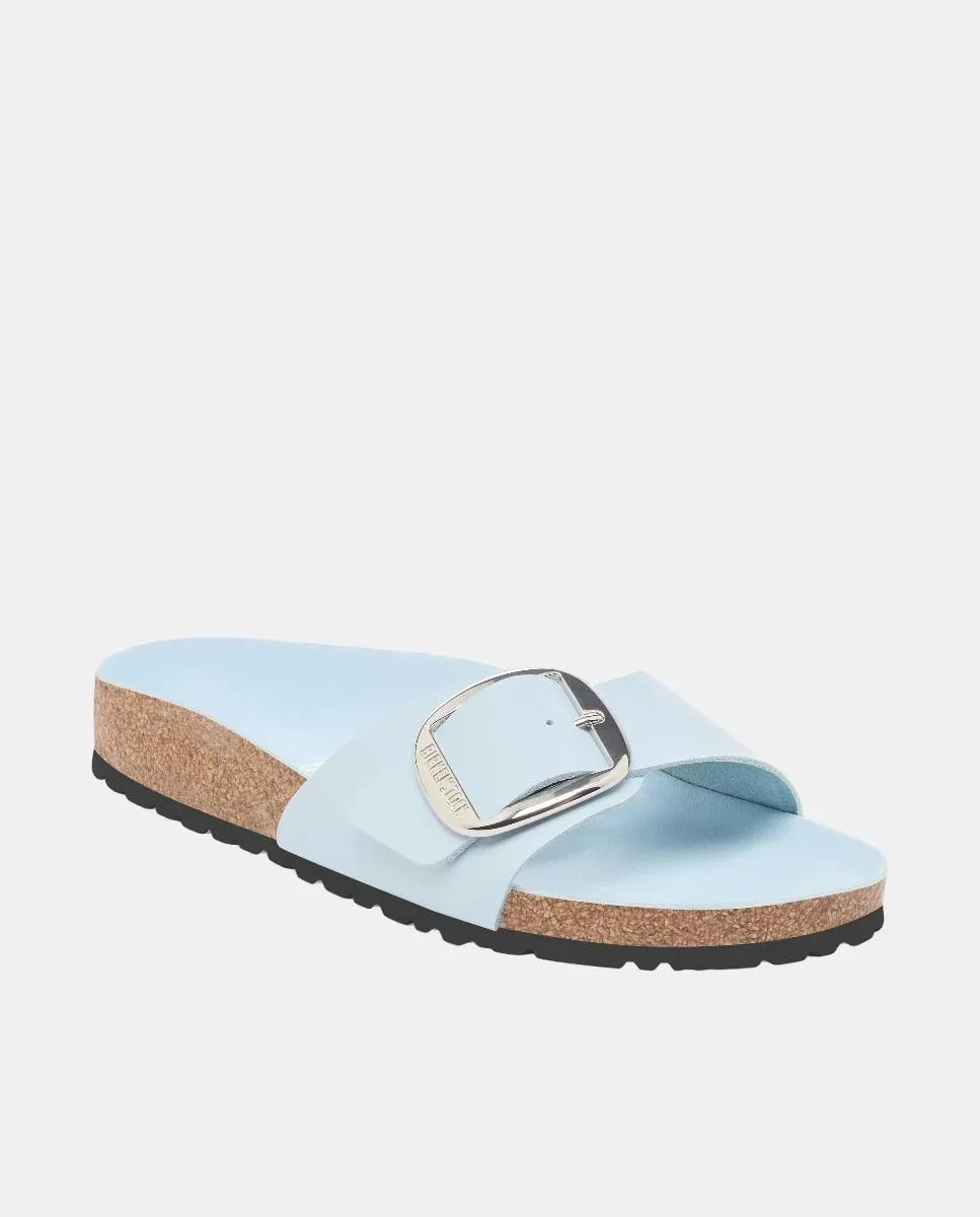 Женские сандалии с большой пряжкой из натуральной лакированной кожи Birkenstock, светло-голубой