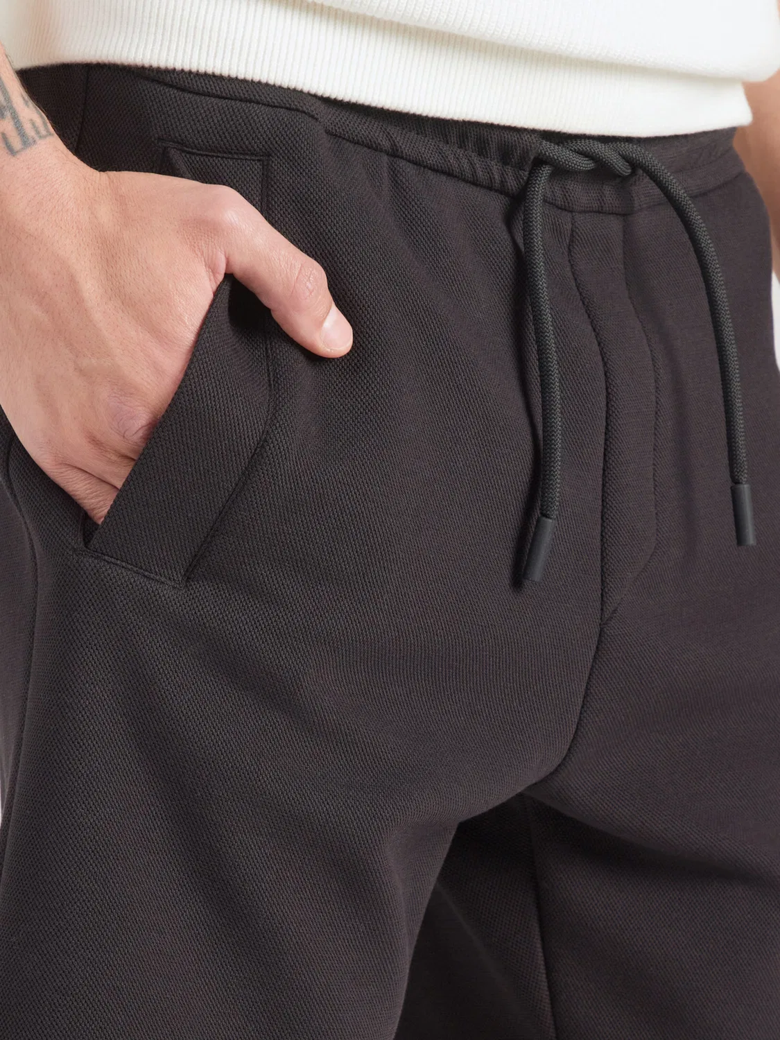 Шорты Boss Regular Pants JT_Union HeAdlo черного цвета — фото 2