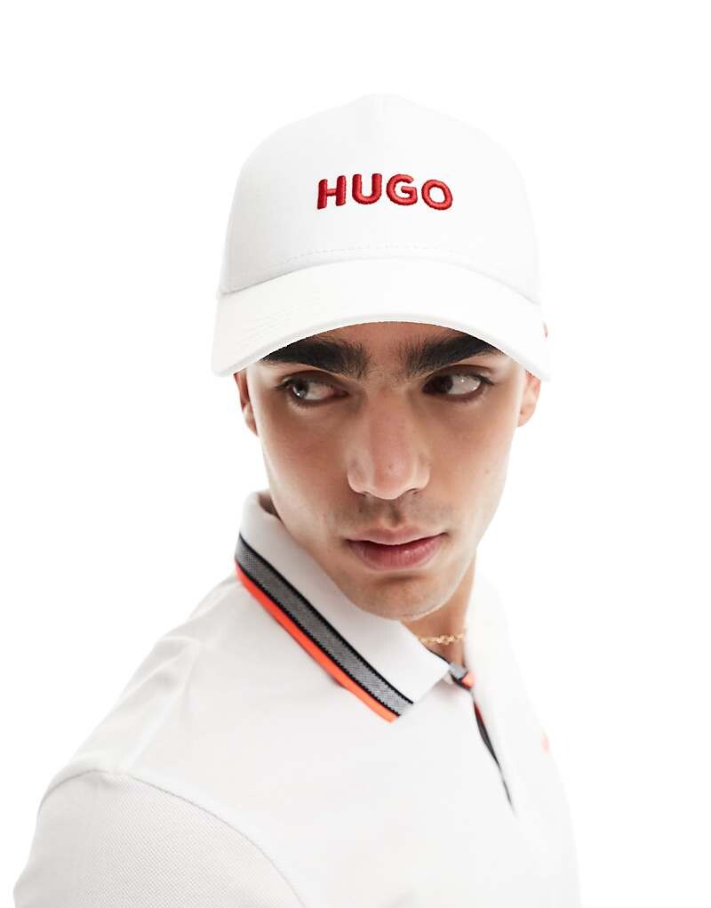 

Белая бейсболка HUGO RED