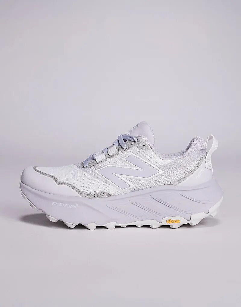 Кроссовки для бега по пересеченной местности New Balance Hierro серого цвета — фото 2