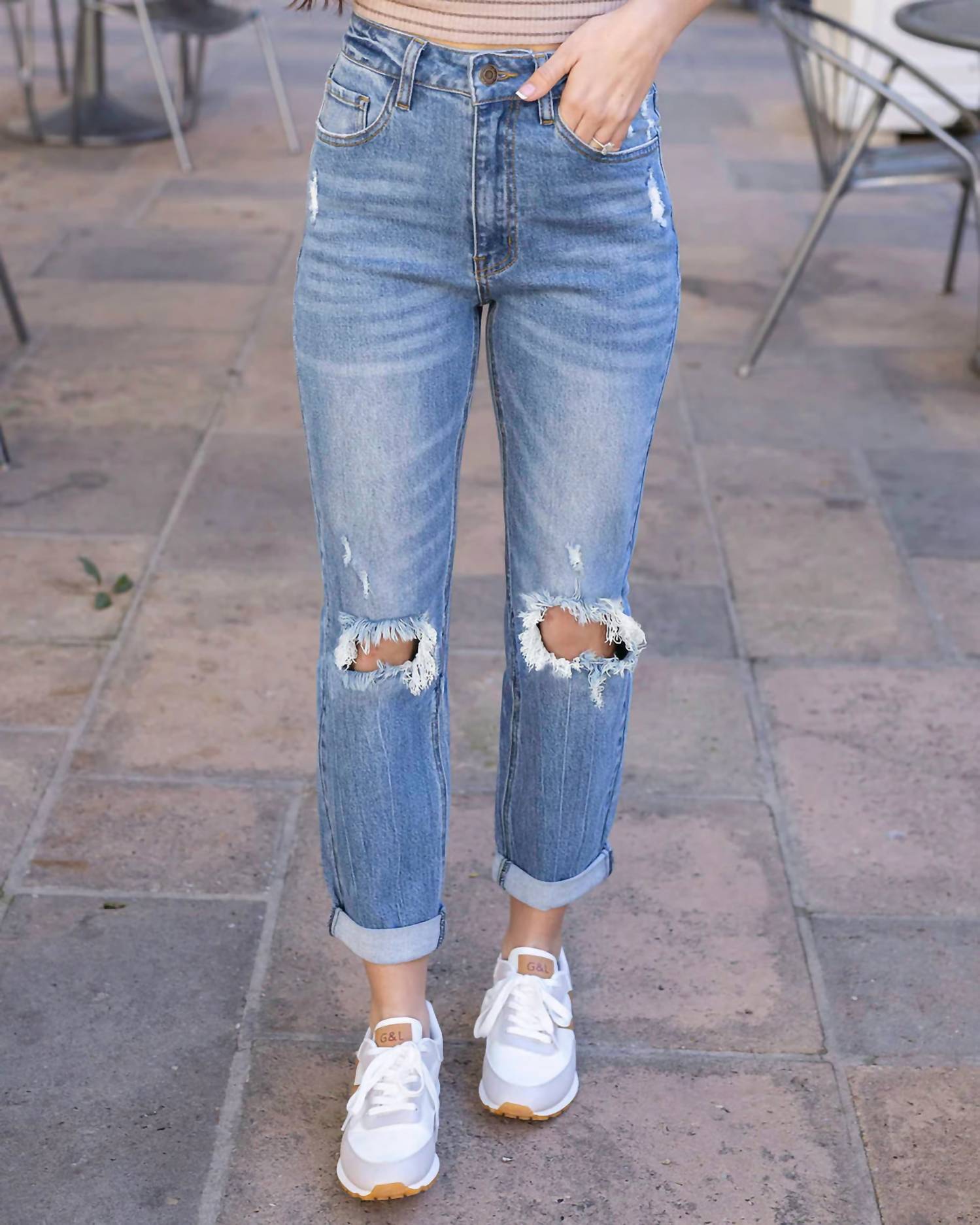 

Джинсы High Rise Girlfriend потертые в средней стирке Grace and Lace, Medium Wash