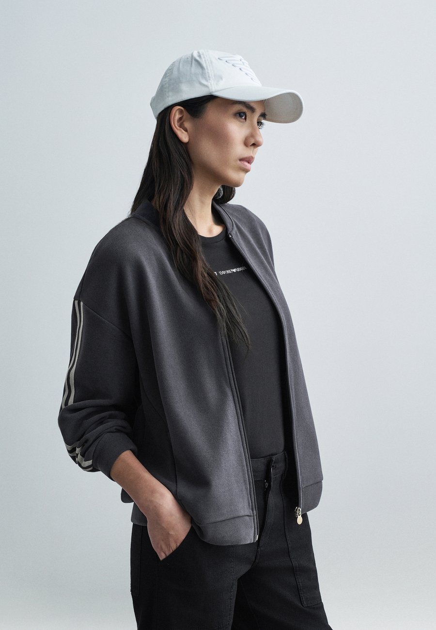 

Толстовка EA7 Emporio Armani Zip-up sweatshirt, Asphalt/Dark Grey