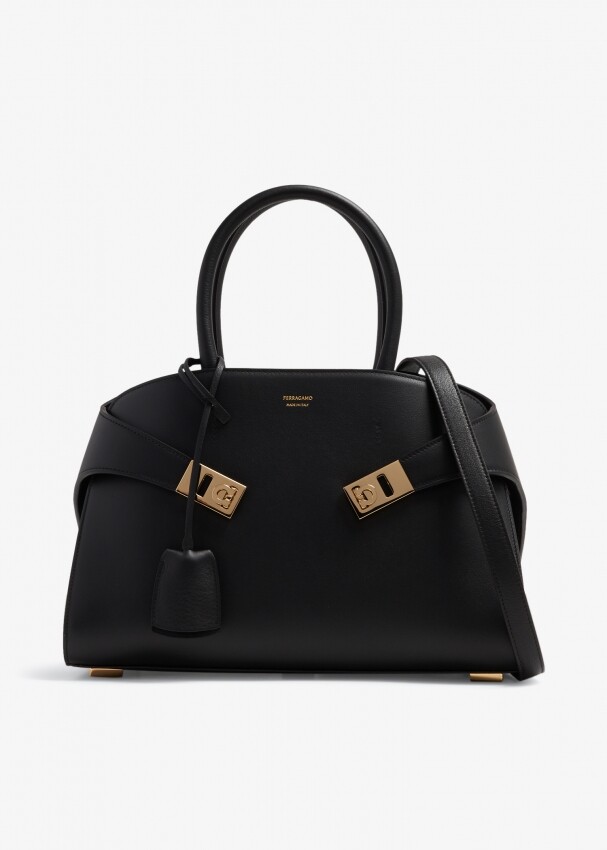 

Сумка Ferragamo Hug S Handbag, черный