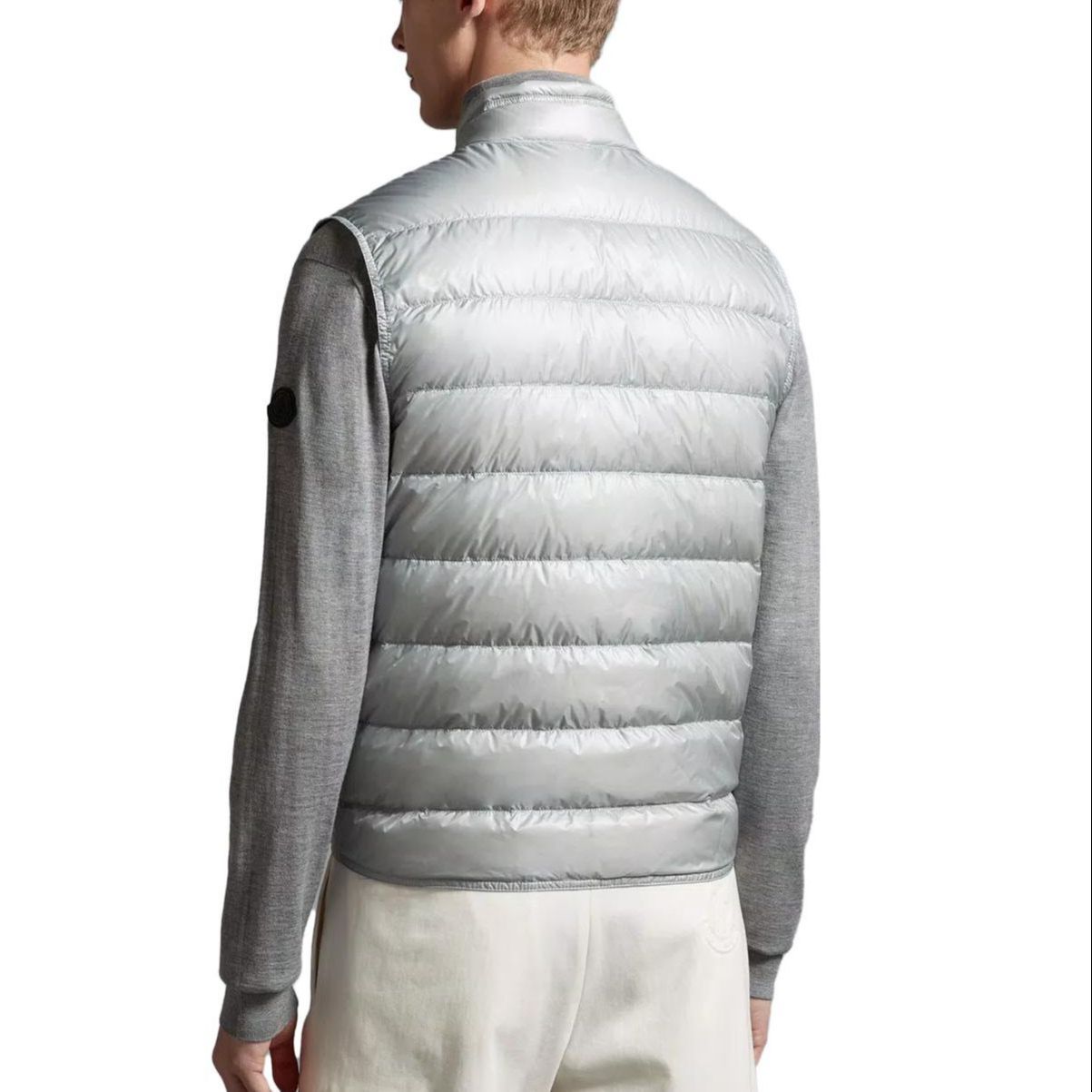 Мужская жилетка Moncler светло-серого цвета — фото 4