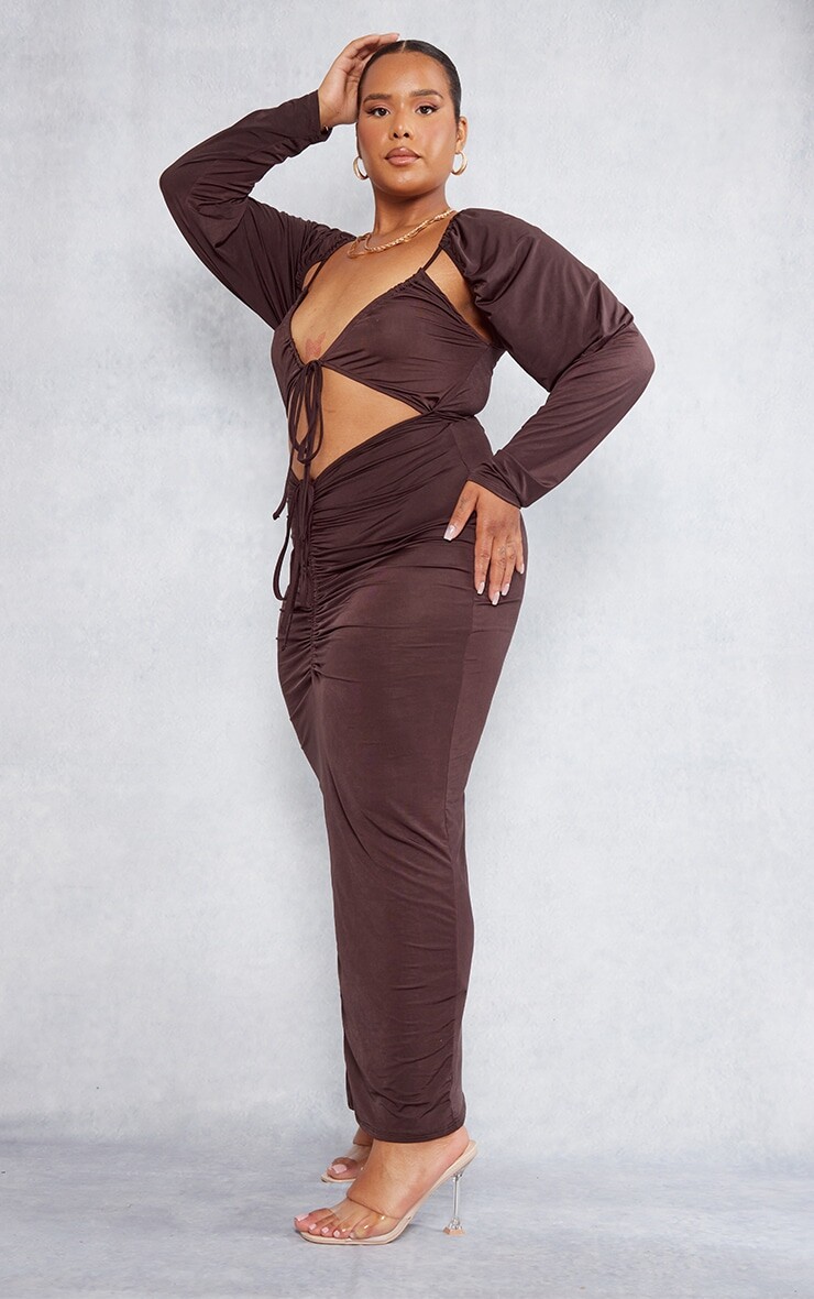 

PrettyLittleThing Платье макси с облегающим вырезом и рюшами шоколадного цвета, Коричневый, PrettyLittleThing Платье макси с облегающим вырезом и рюшами шоколадного цвета
