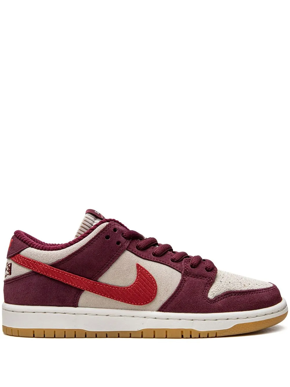 

Кроссовки Dunk Low из коллаборации с Skate Like a Girl Nike, красный