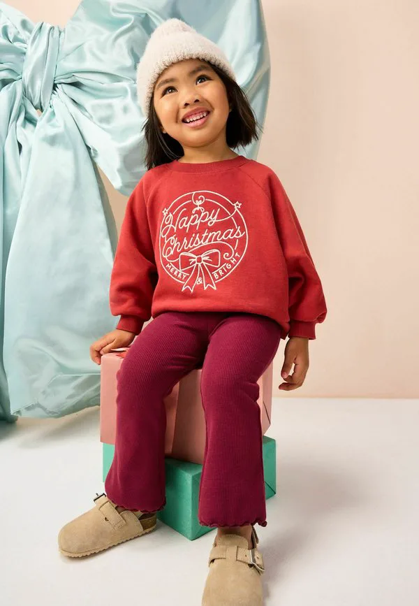 Толстовка с круглым вырезом стандартного кроя Next, Burgundy Red Happy Christmas — фото 3